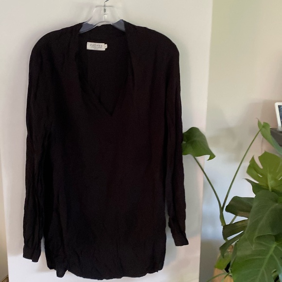 VELVET BY GRAHAM & SPENCER black tunic blouse long v-neck L - Picture 1 of 4